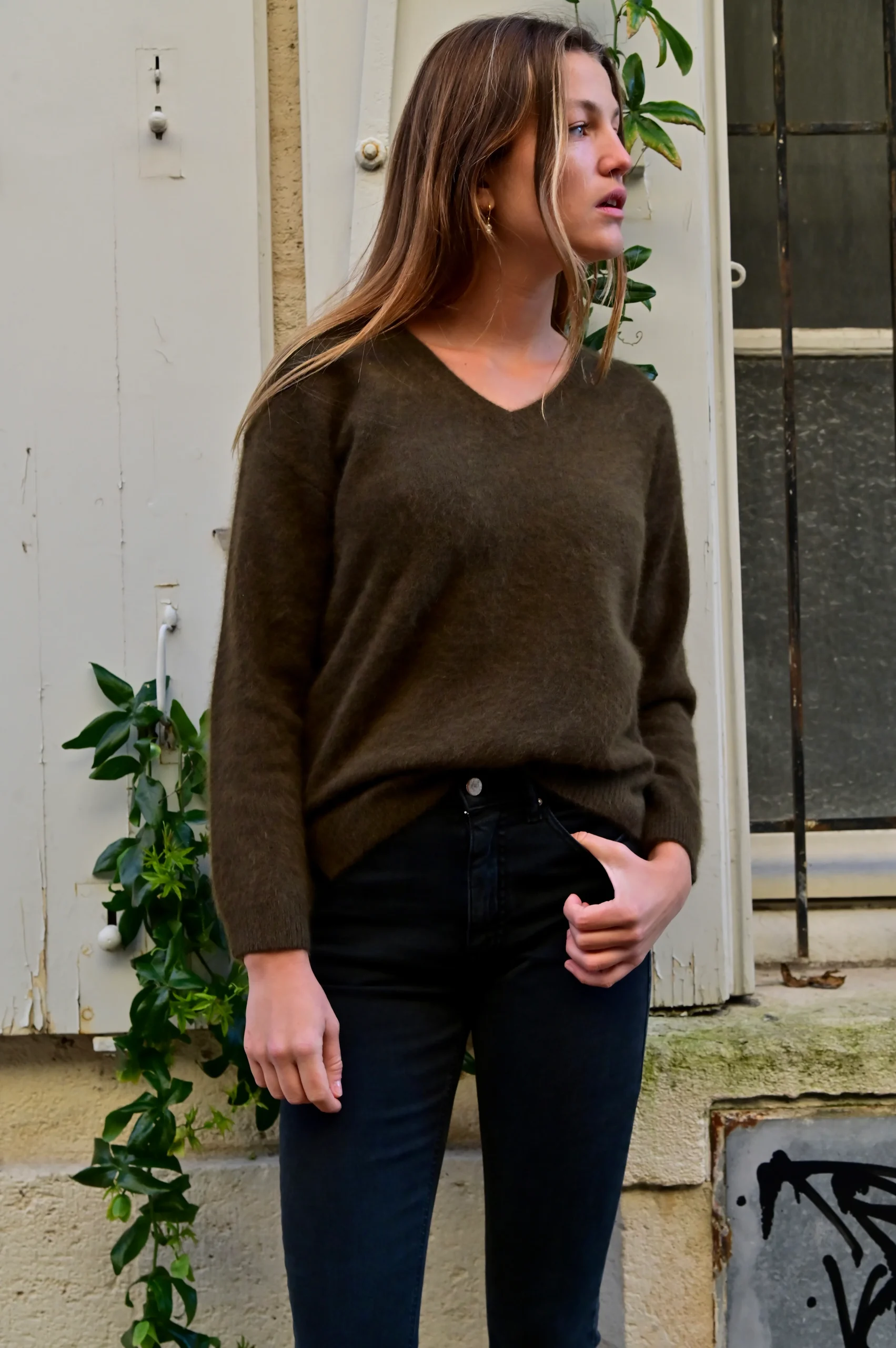 ESTHÈME - Petit Col V Raccoon – Image 3