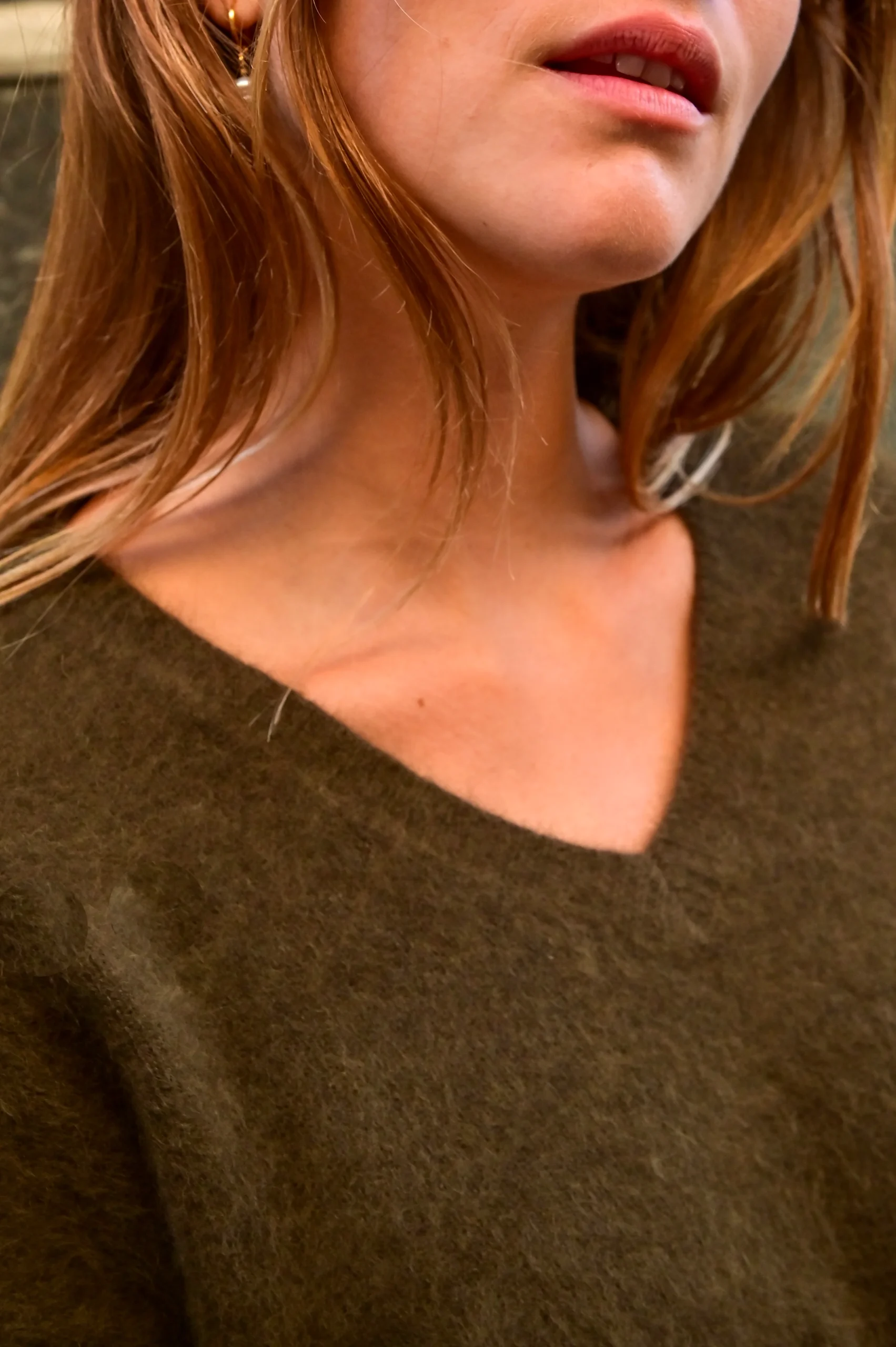 ESTHÈME - Petit Col V Raccoon – Image 4