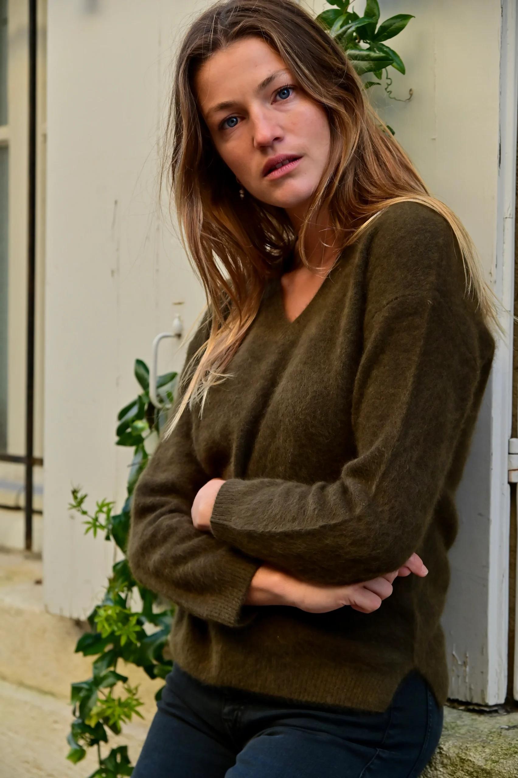 ESTHÈME - Petit Col V Raccoon – Image 5