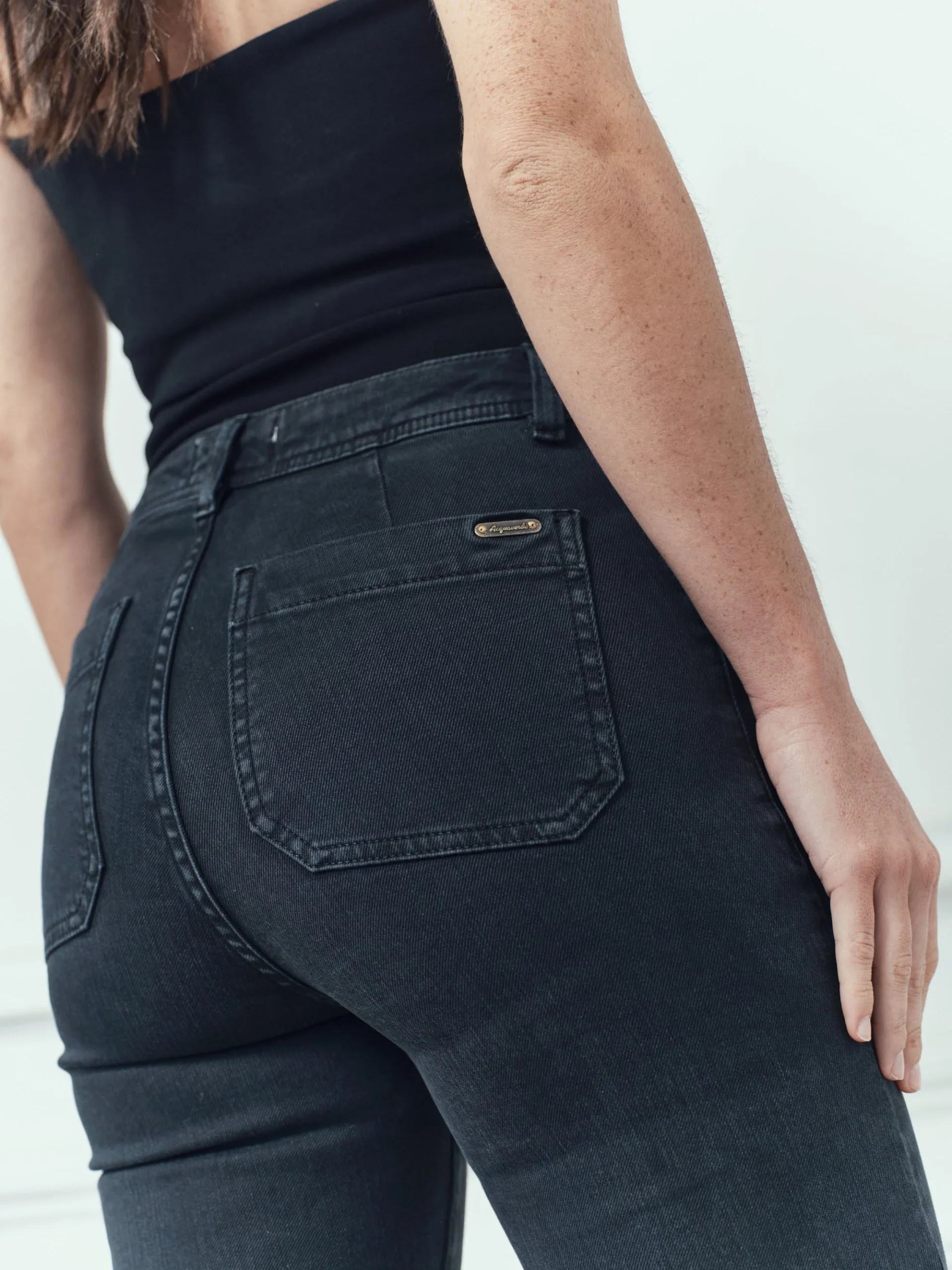 ACQUAVERDE - Jean Carlotta Black Stone – Image 3