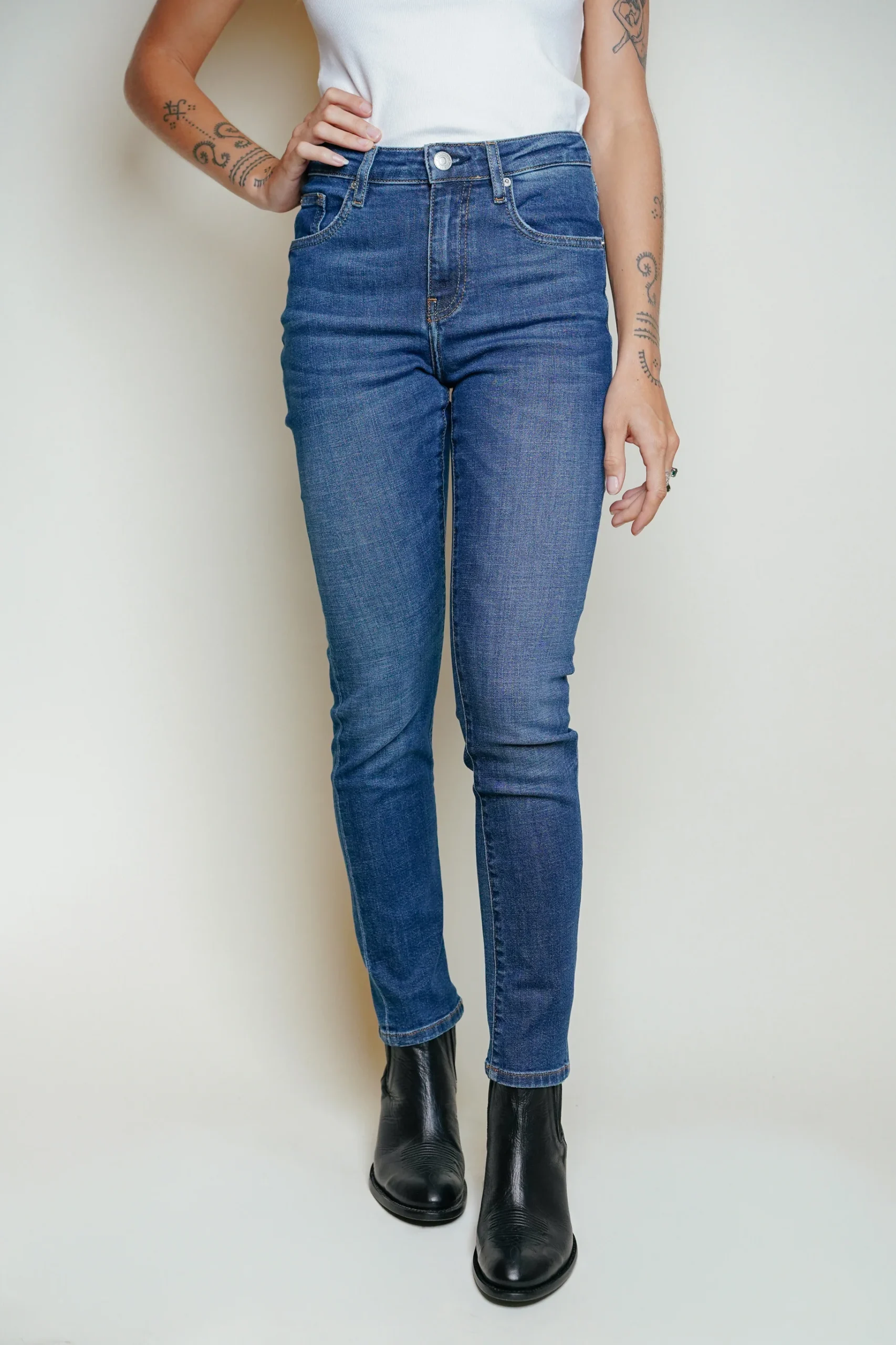 ACQUAVERDE - Jean Crystal Worn Dark – Image 4