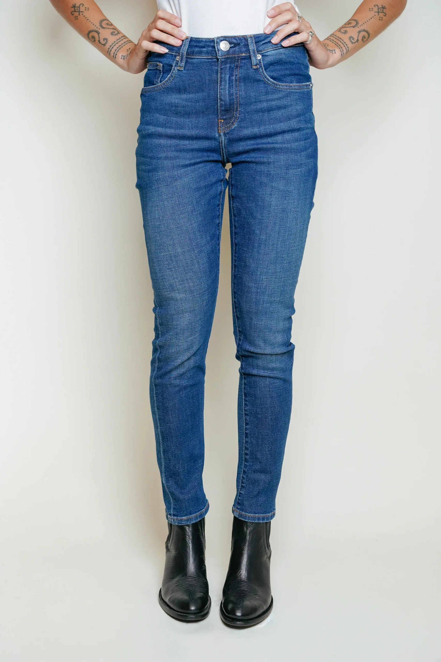 ACQUAVERDE - Jean Crystal Worn Dark – Image 2