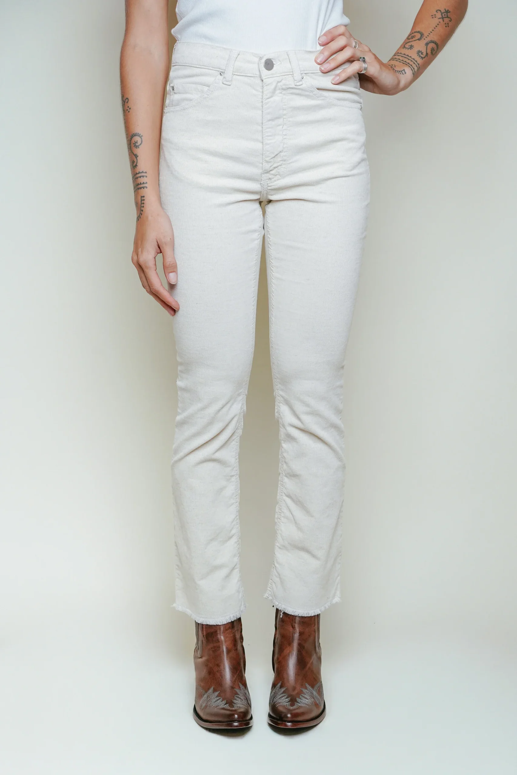 ACQUAVERDE - Jean Cara Velours Côtelé Natural – Image 4