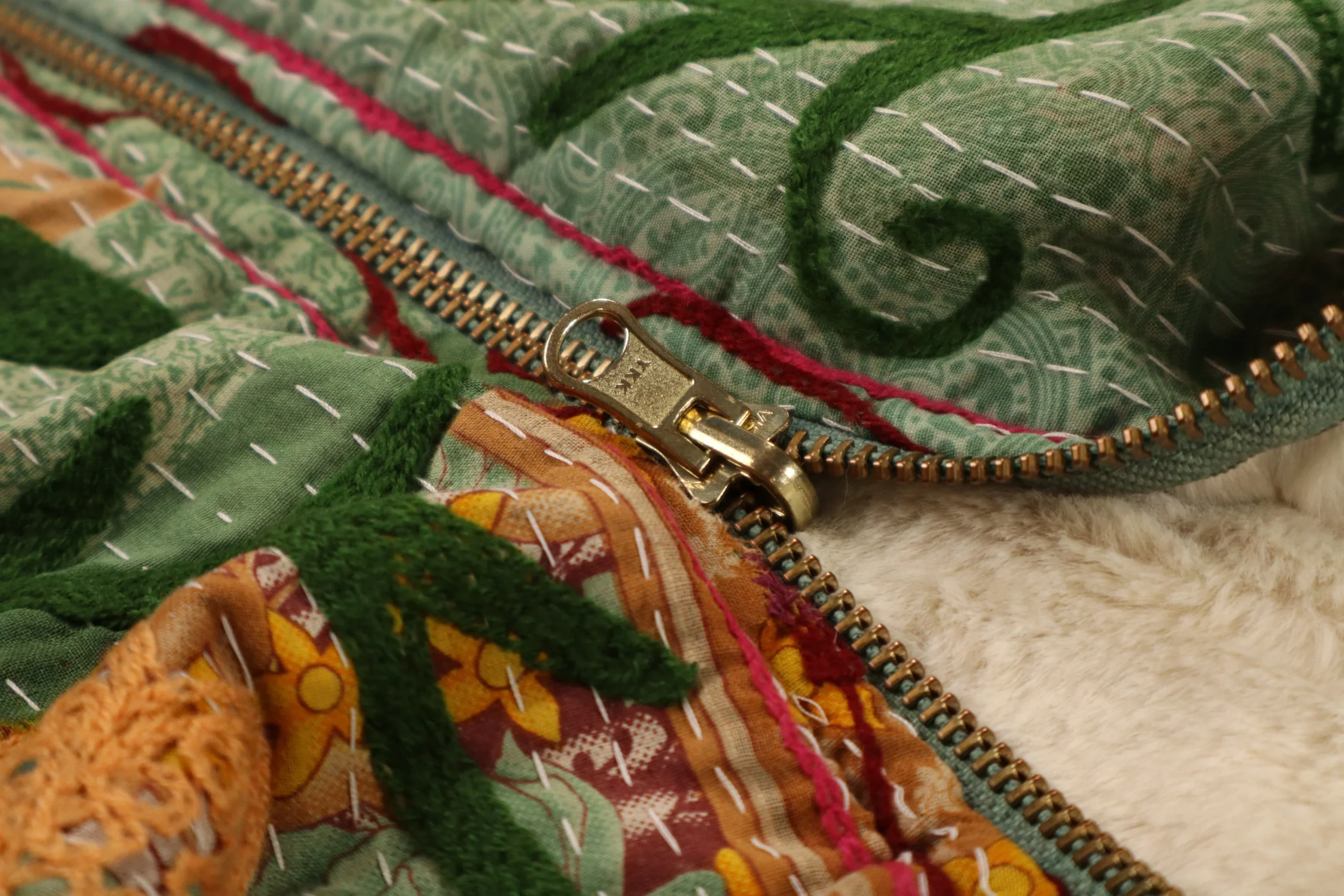 L’ÎLE BLEUE - MANTEAU HOODIE - SUZANI – Image 6