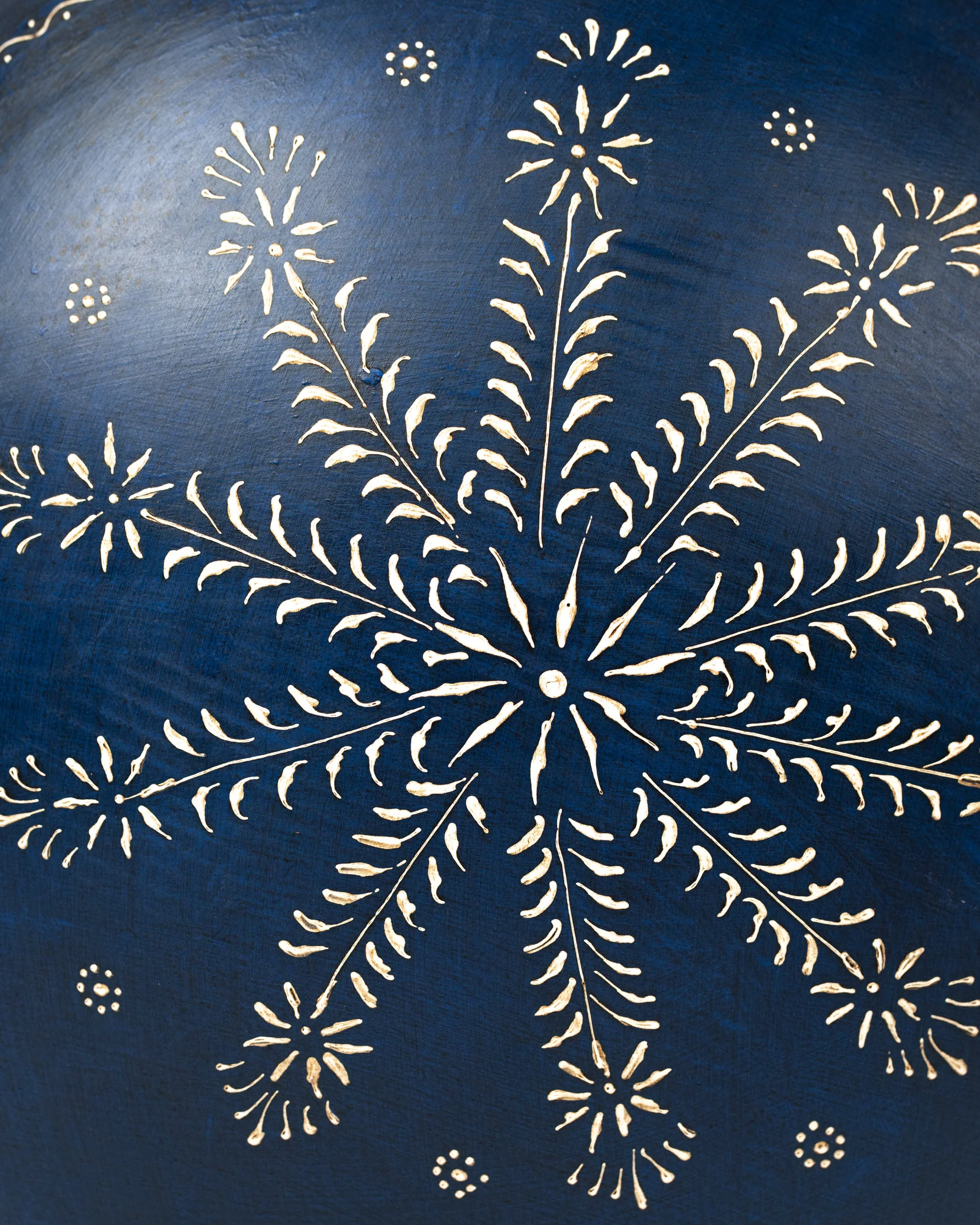 L'ÎLE BLEUE - POT EN METAL PEINT MAINS 3 – Image 7