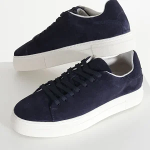 Baskets en daim bleu foncé avec semelle blanche pour homme